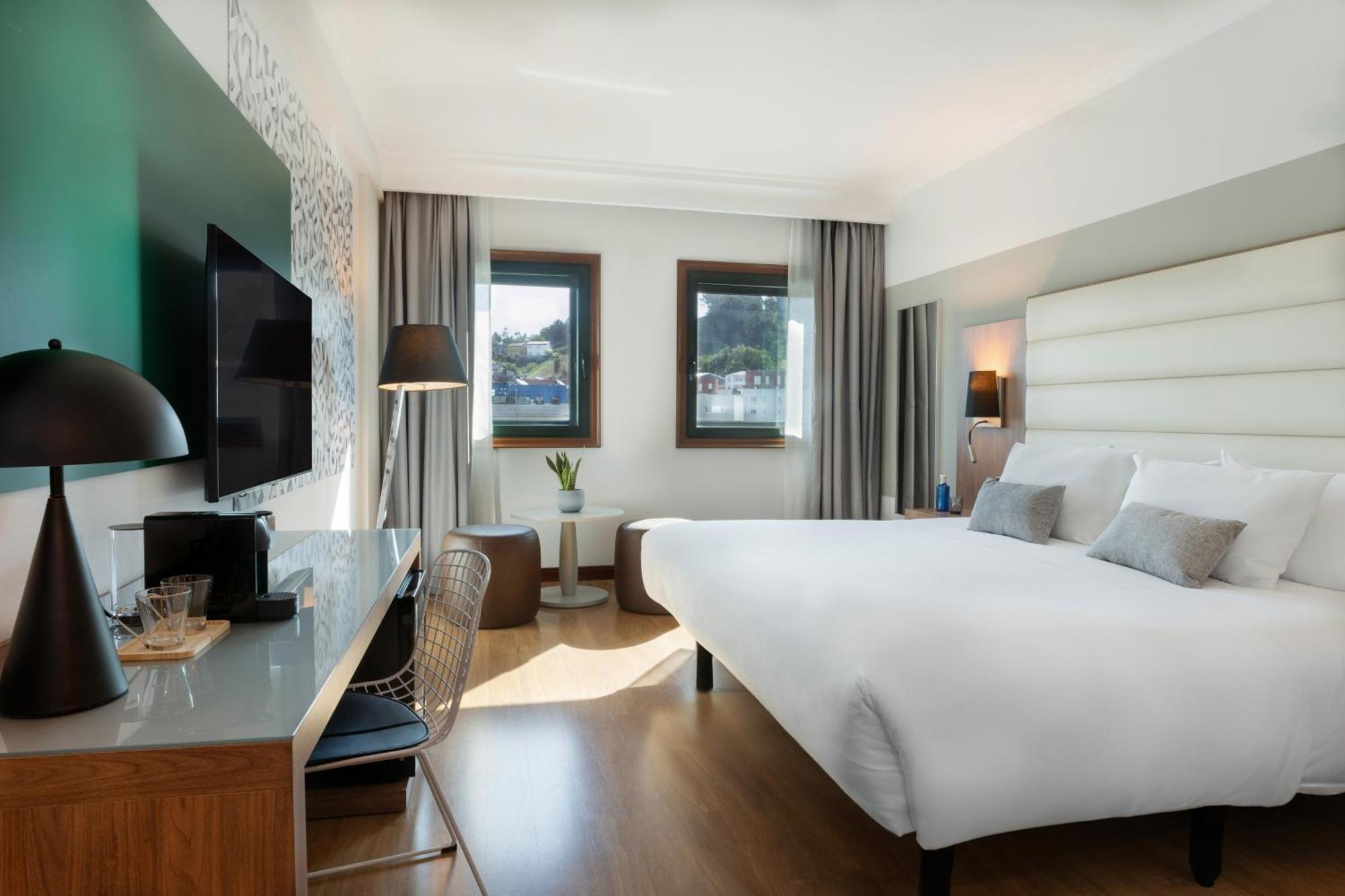 Hotel Santiago Plaza Affiliated By Melia Santiago de Compostela Exterior photo